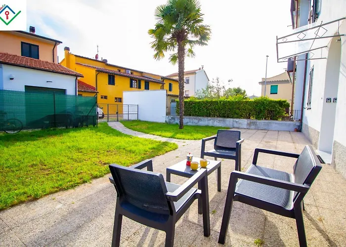 Les House - Apartment 2 By Tuscanywego